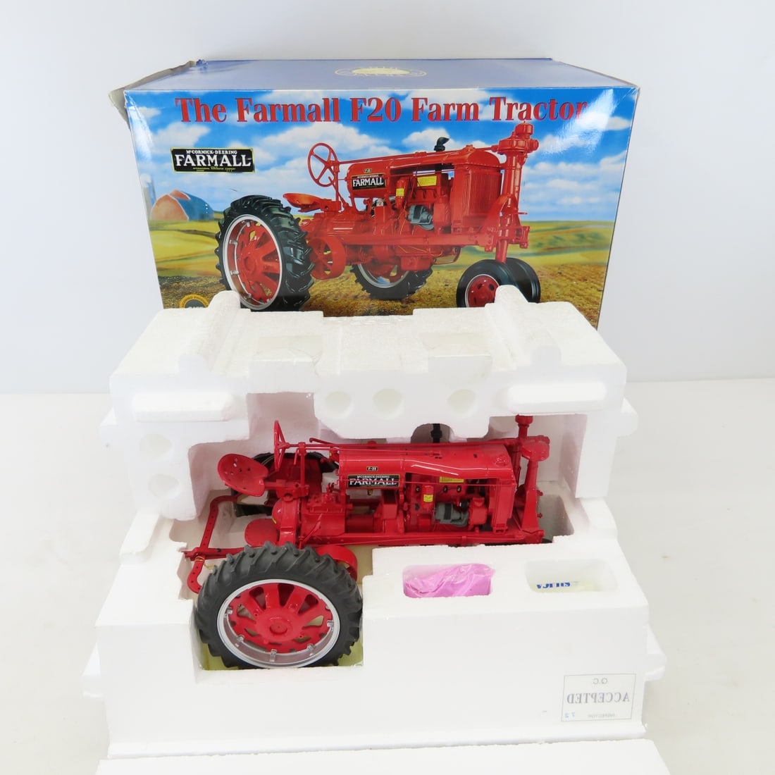 Farmall F20 Tractor, Franklin Mint Precision Model (1 of 17)