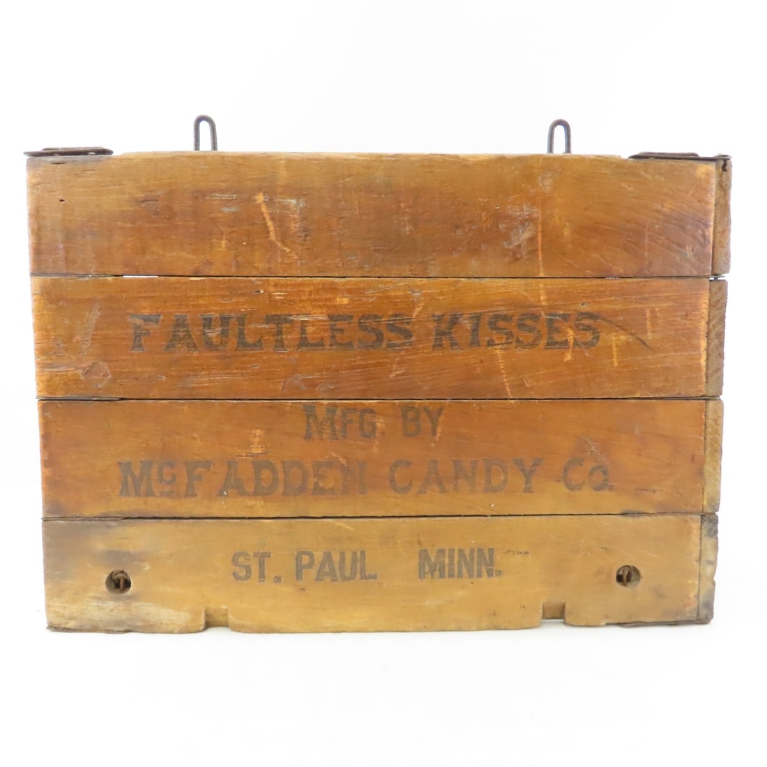 Vintage Faultless Kisses, McFadden Candy Crate: Vintage Faultless Kisses, McFadden Candy Crate - McFadden Candy Co, St. Paul Minnesota, No Lid - Measurements: 17" x 14" x 12" tall Please ask questions & read terms & conditions before bidding. Live 
