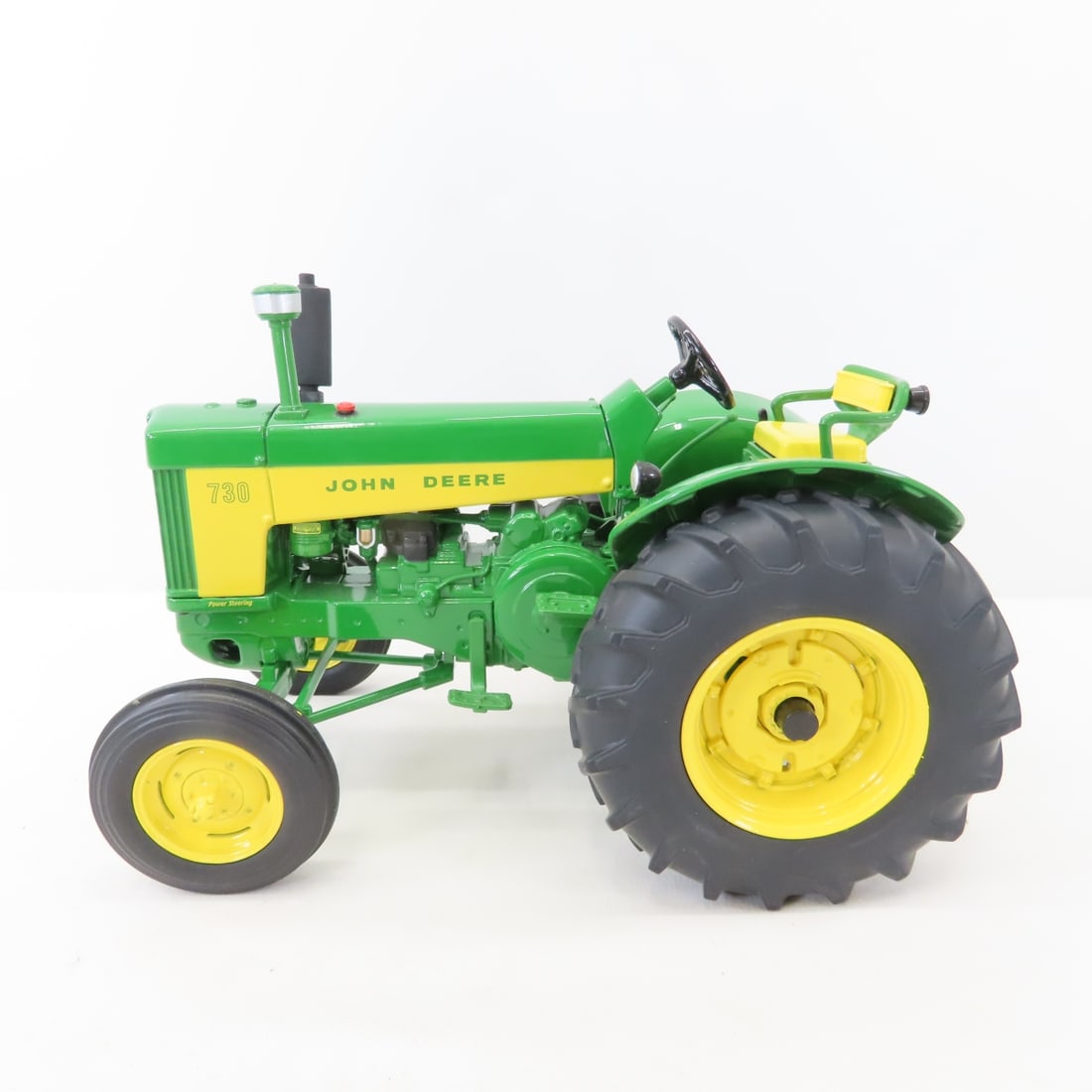 Ertl John Deere Model 730 Tractor (1 of 10)