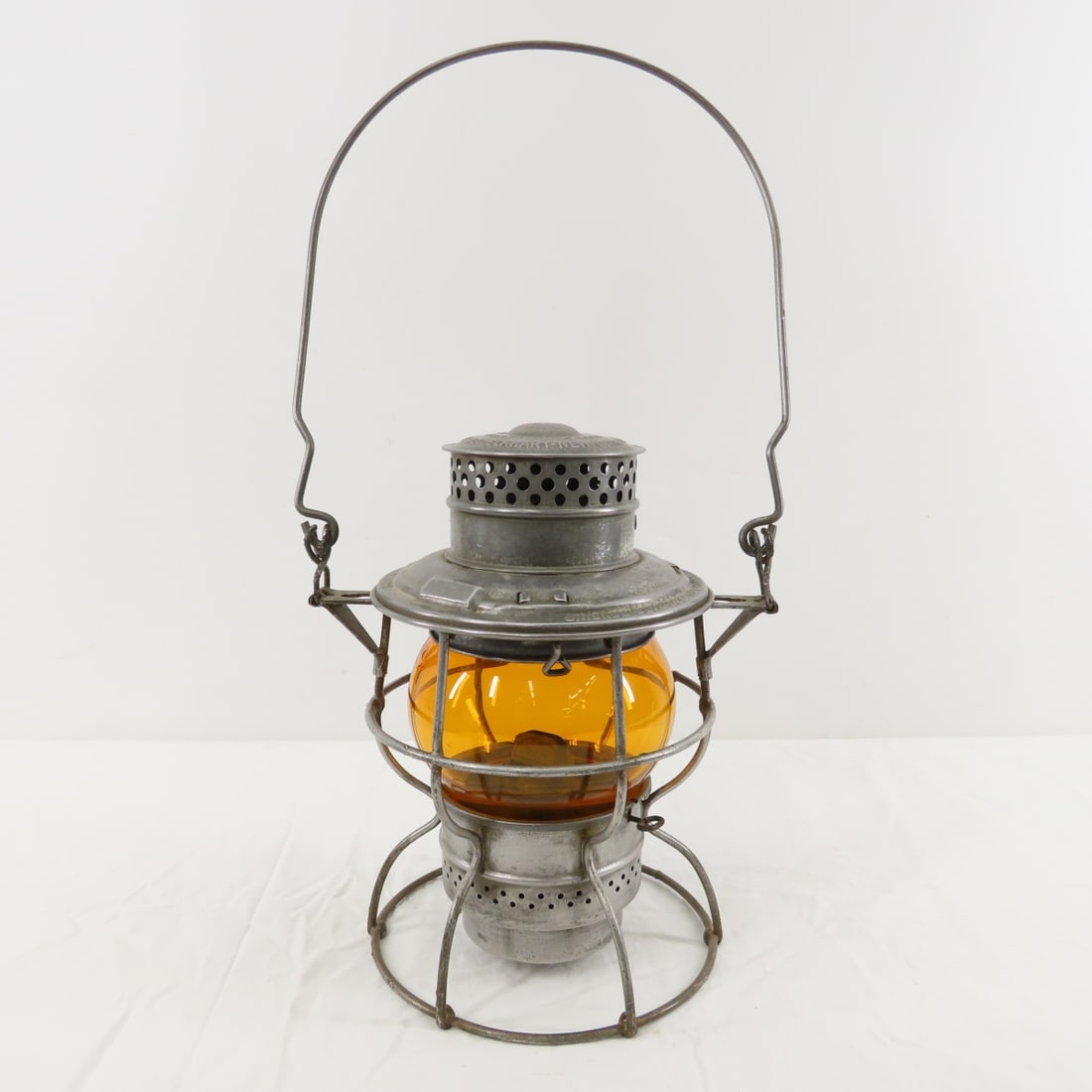 DW&P RY Short Amber Globe Adlake Lantern (1 of 17)