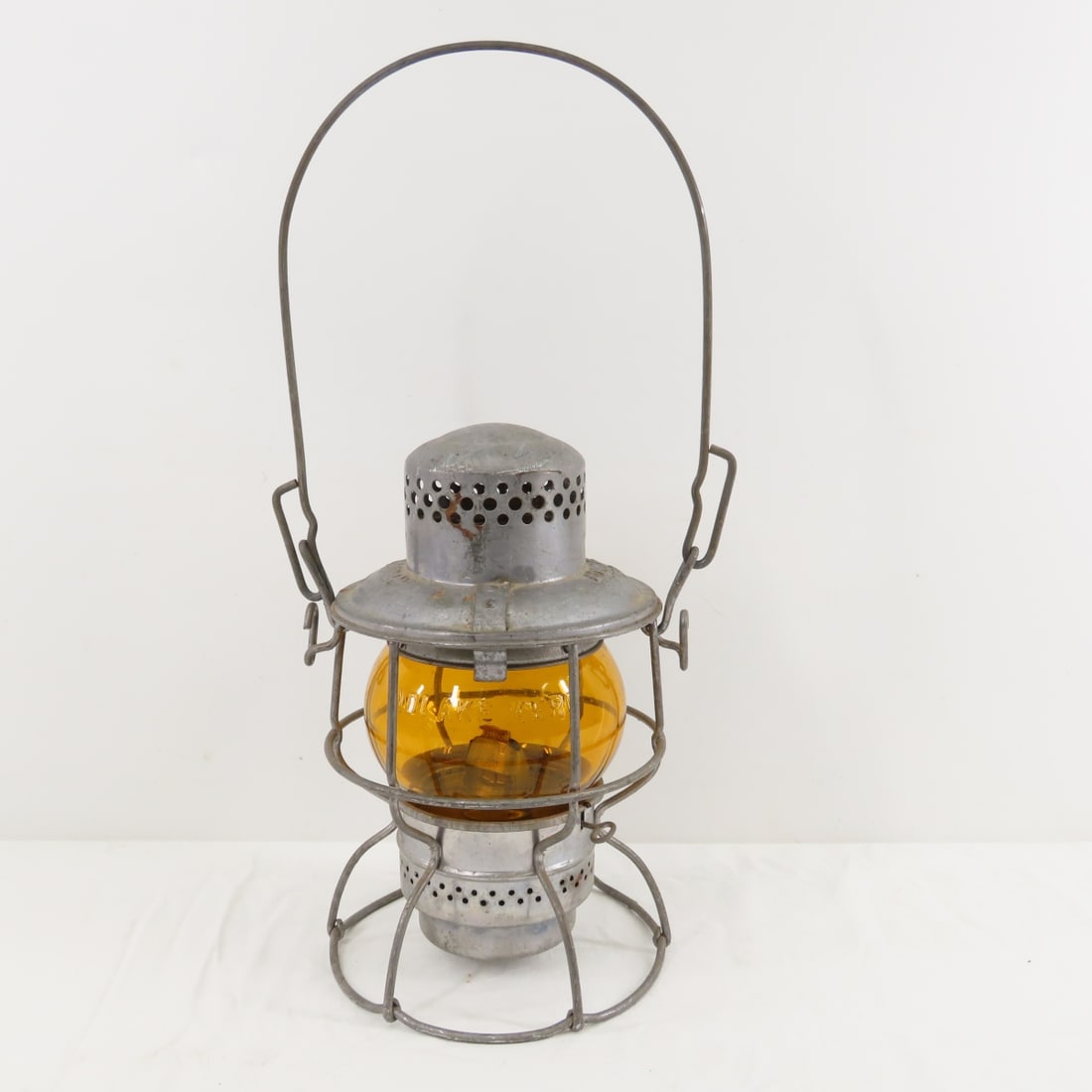 DM&IR RY Short Amber Globe Adlake Lantern (1 of 15)