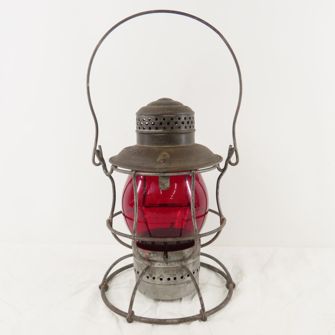 M&STL RR Tall Red Cast Globe Armspear Lantern (1 of 15)