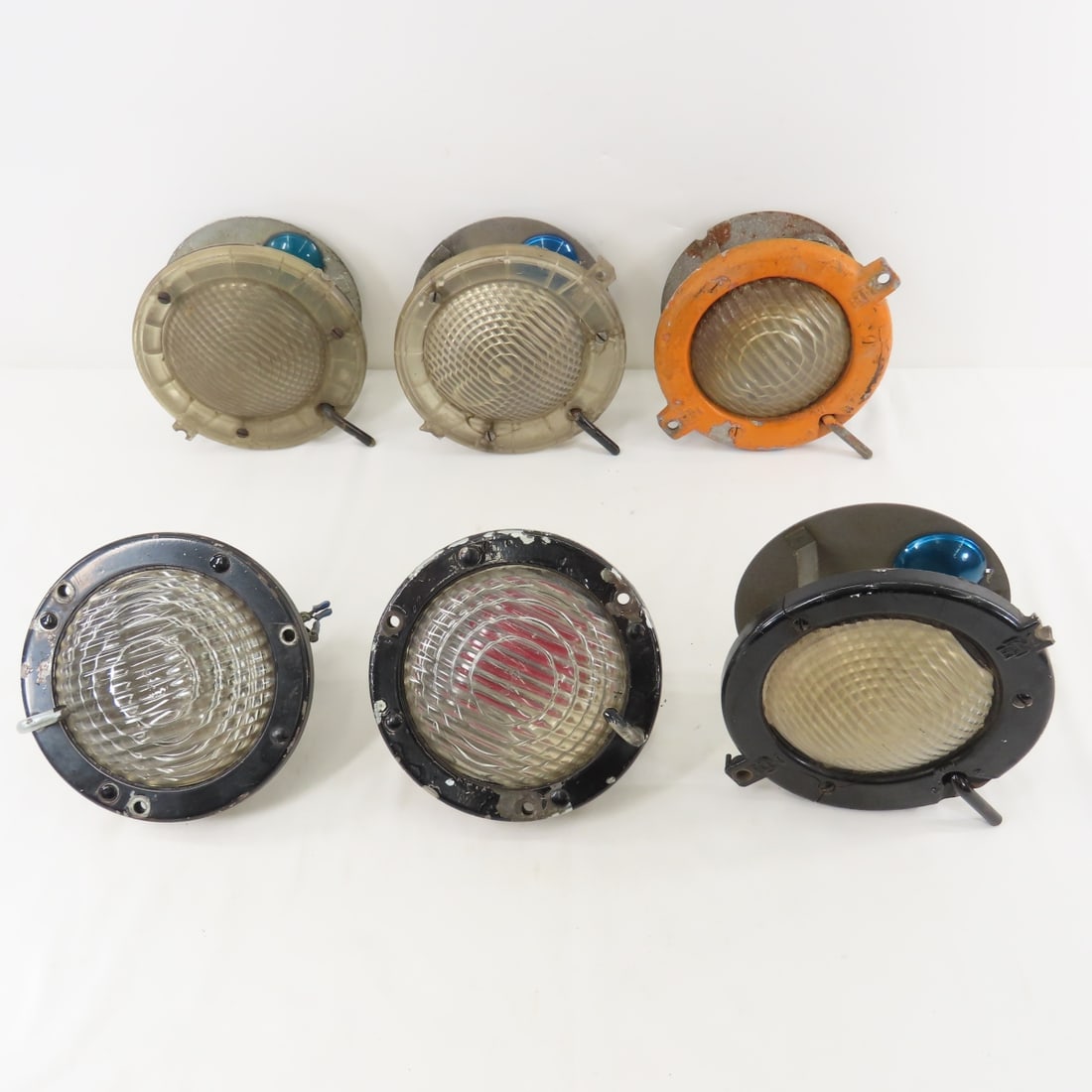 6 EMD Diesel Engine Class Lamps- 3 color: 6 EMD Diesel Engine Class Lamps- 3 color - Electro-Motive Diesel - 3 metal & 3 plastic (have some cracks on frames), 2 paired sets (1 metal and 1 plastic) Live Auctioneers only shows 20 photos- all ph