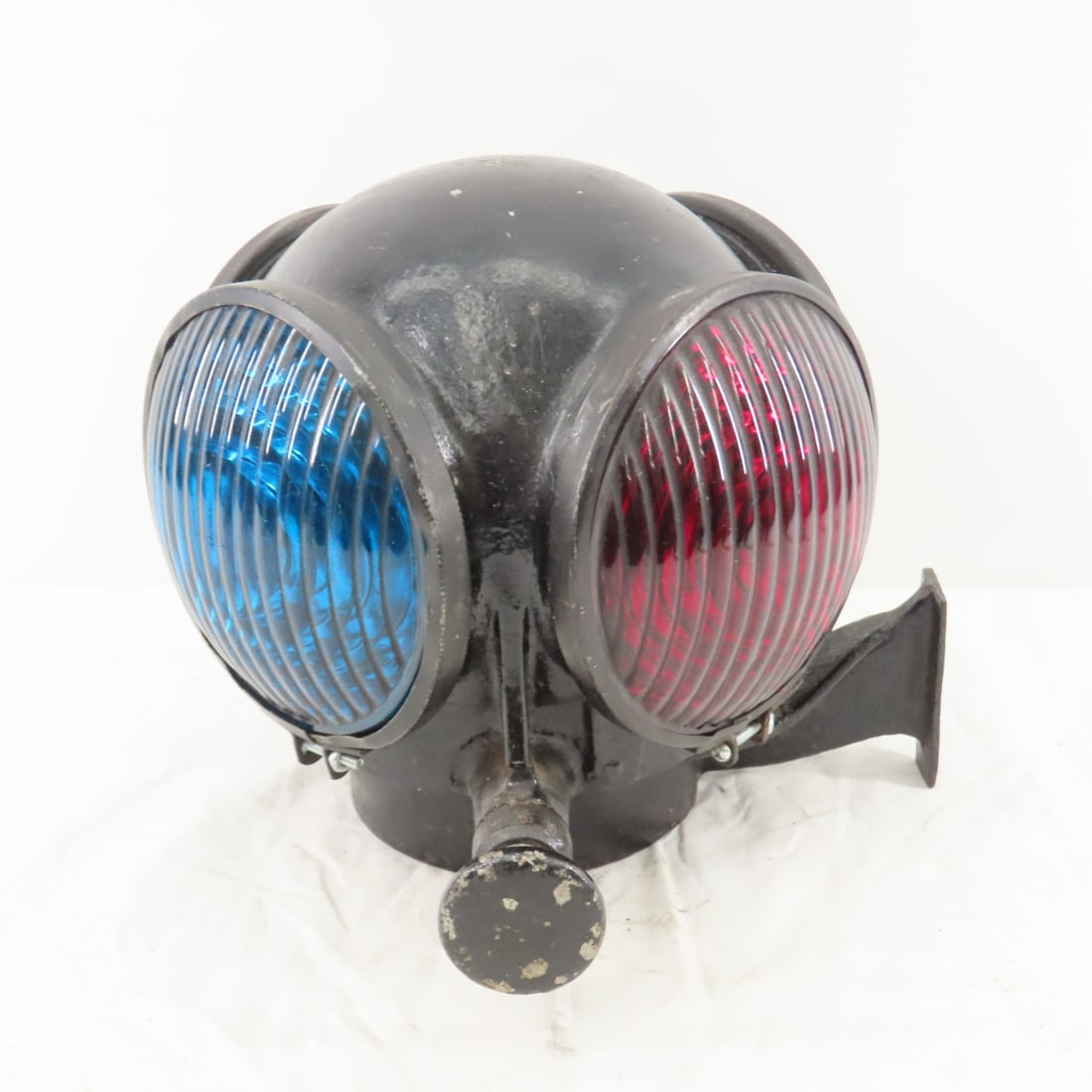 Adlake Cannon Ball Style Marker Lamp: Adlake Cannon Ball Style Marker Lamp - 3 green & 1 red glass lens, with bracket Live Auctioneers only shows 20 photos- all photos are viewableon Proxibid. https://www.proxibid.com/A-New-Day-Auctions-L