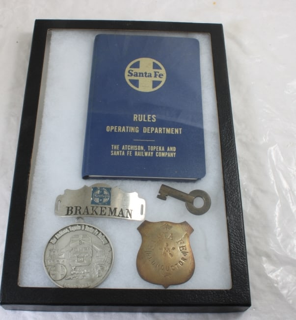 Railroad Memorabilia in Riker Case (1 of 20)