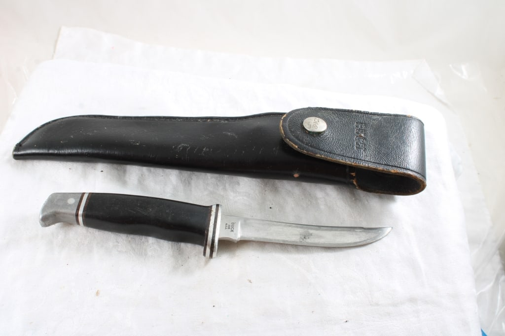 Buck #118 Fixed Blade Knife w/Leather Sheath #121 (1 of 12)