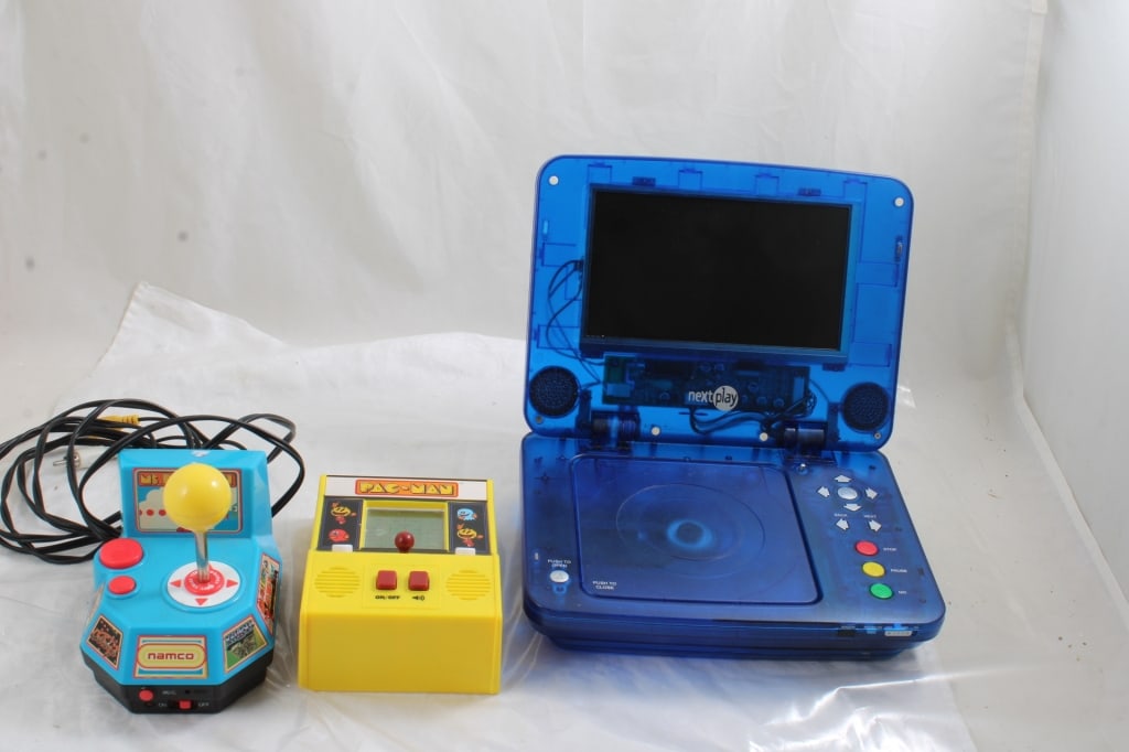 DVD Player, Pac-Man Arcade & MS-Pac-Man Arcade (1 of 18)