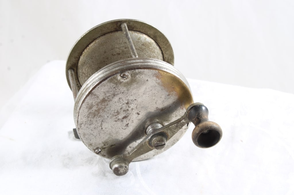 1889 Julius VonHofe Fishing Reel: 1889 Julius VonHofe Fishing Reel - As pictured. Please read terms and conditions and askquestions before bidding. Live Auctioneers only shows 20 photos per lot. All photos can be viewed on Proxibid an