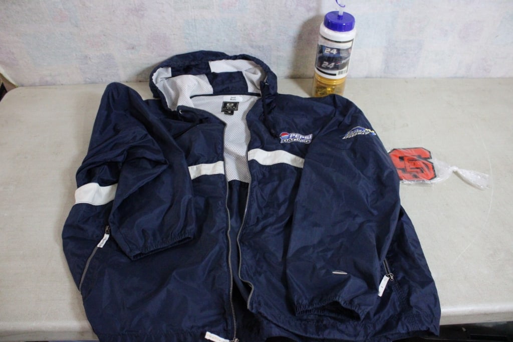 Jeff Gordon #24 Pepsi Racing Cup Car Jacket Plus (1 of 19)