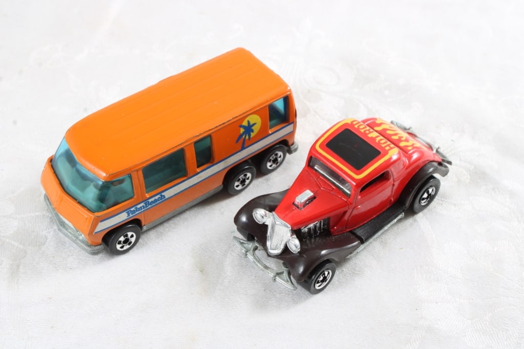 2 Hot Wheels '32 Ford Coupe Hot Rod, '76 GMC (1 of 11)