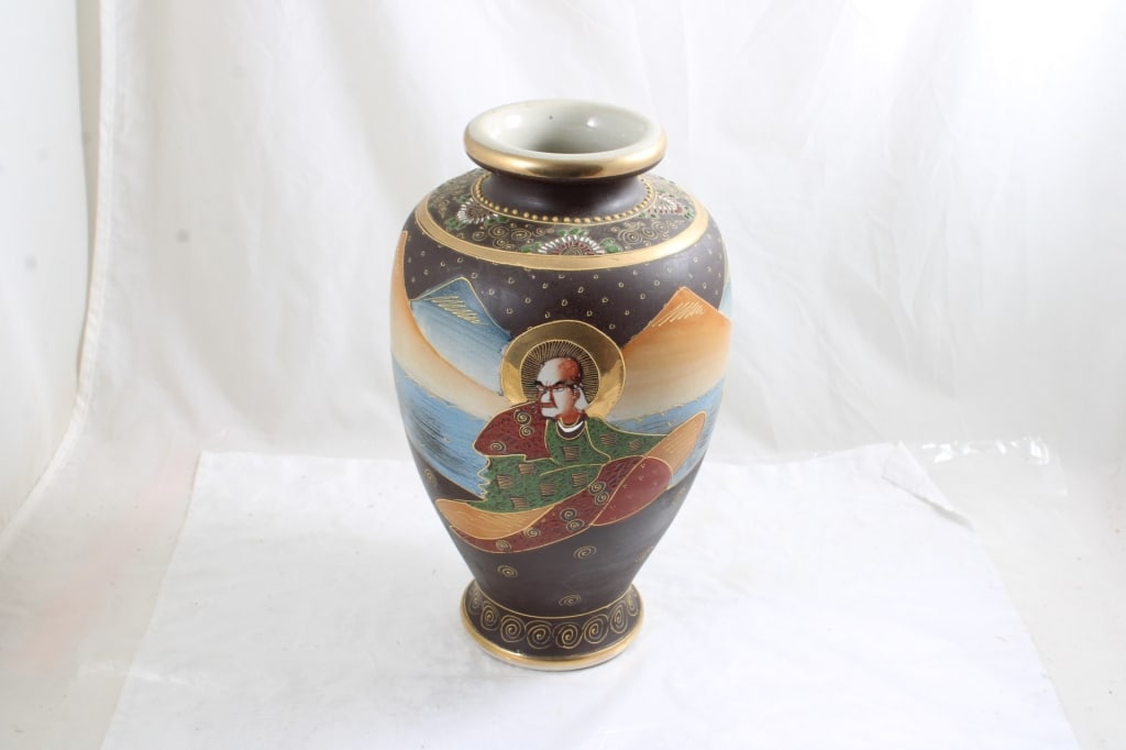 Antique Signed Satsuma Moriage Gold Gilt Vase (1 of 12)