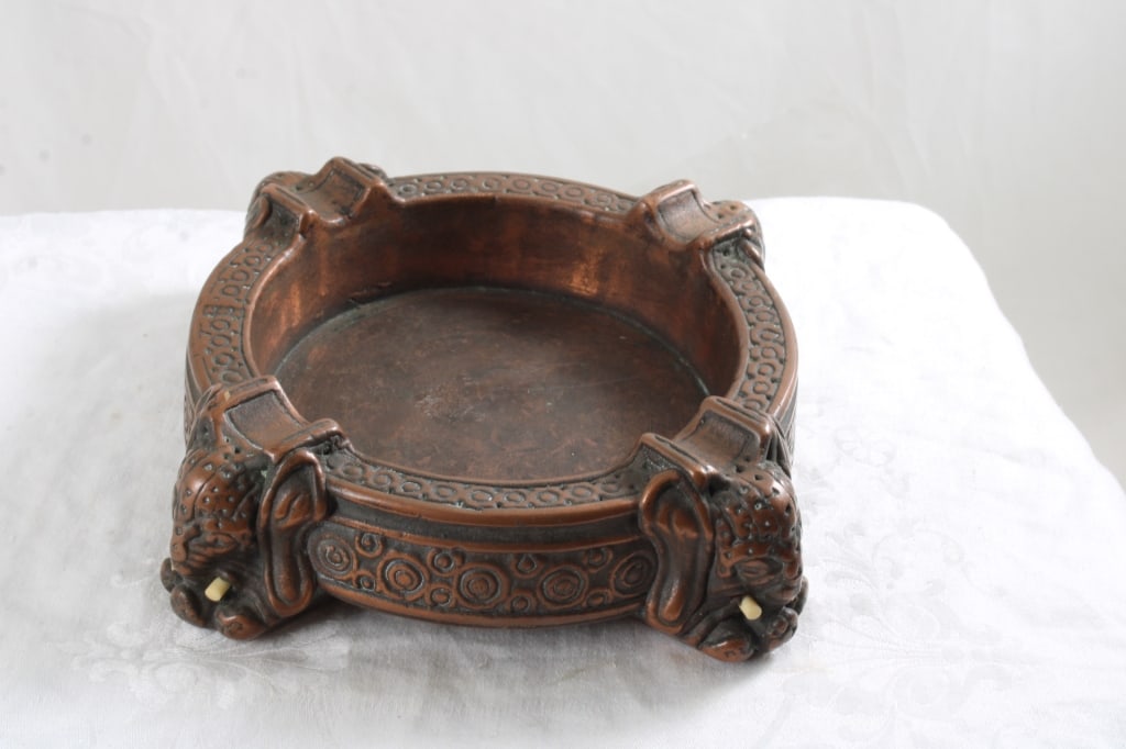 Bronze Cigar Ashtray w/Elephant Head Feet 6" x 6" (1 of 7)