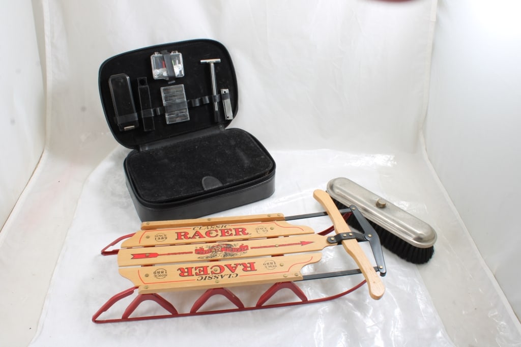 Flexible Flyer Sled, Travel Shaving & Shoe Kit (1 of 12)