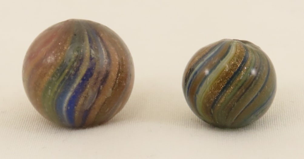 2 Vintage Onion Skin Lutz Marbles (1 of 13)