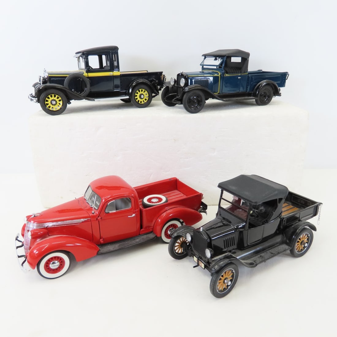 4 Danbury Mint Die Cast Trucks, Roadster & more (1 of 20)