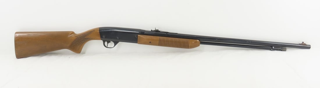 Daisy Heddon Model 572 Pump Air Rifle: Daisy Heddon Model 572 Pump Air Rifle - plastic forearm and stock, some compression. Bidders please know local laws before bidding. Photos are part of description. Please ask questions and read terms 