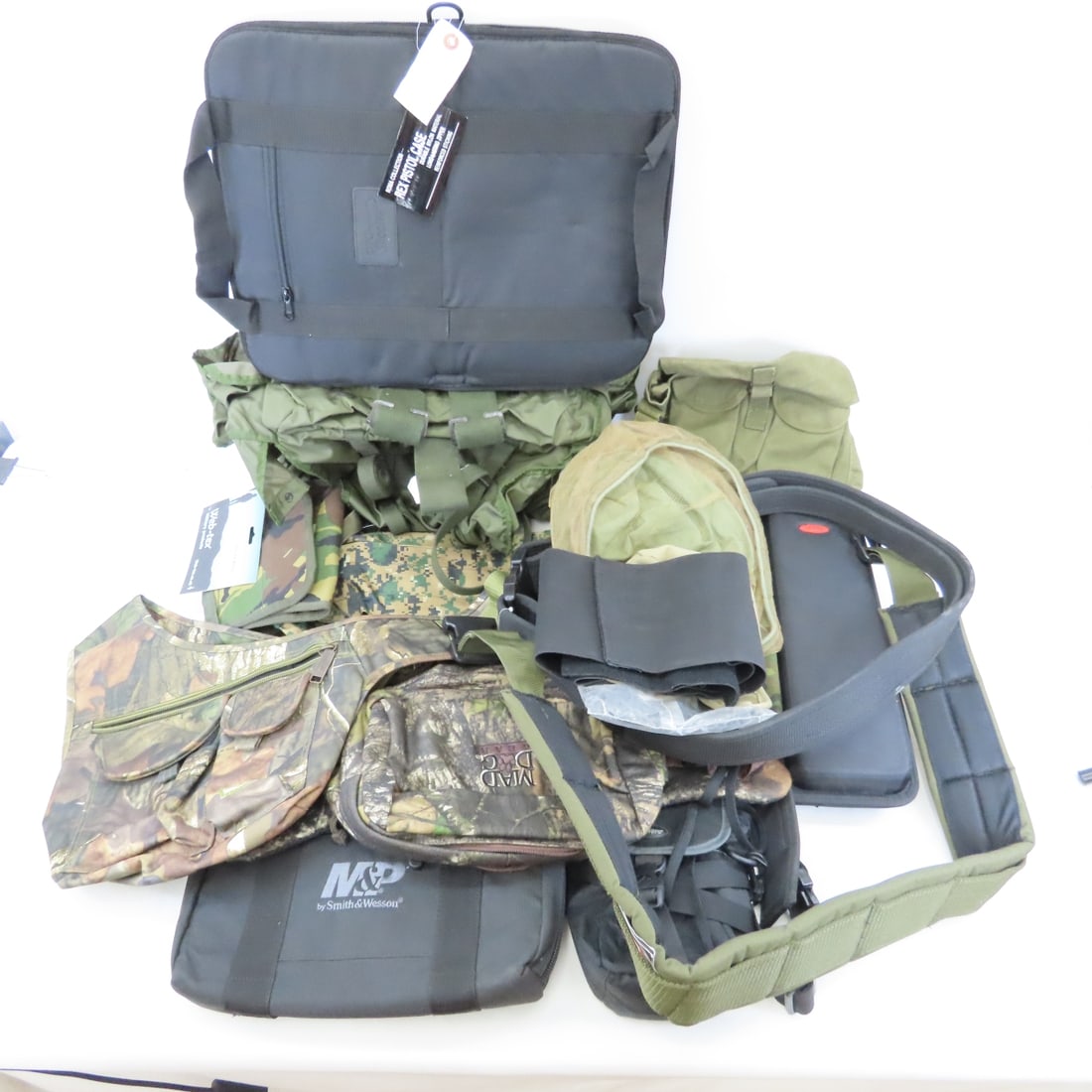 Military & Hunting Bags, Belts & More: Military & Hunting Bags, Belts & More - Photos are part of description. Please ask questions and read terms & conditions before bidding.