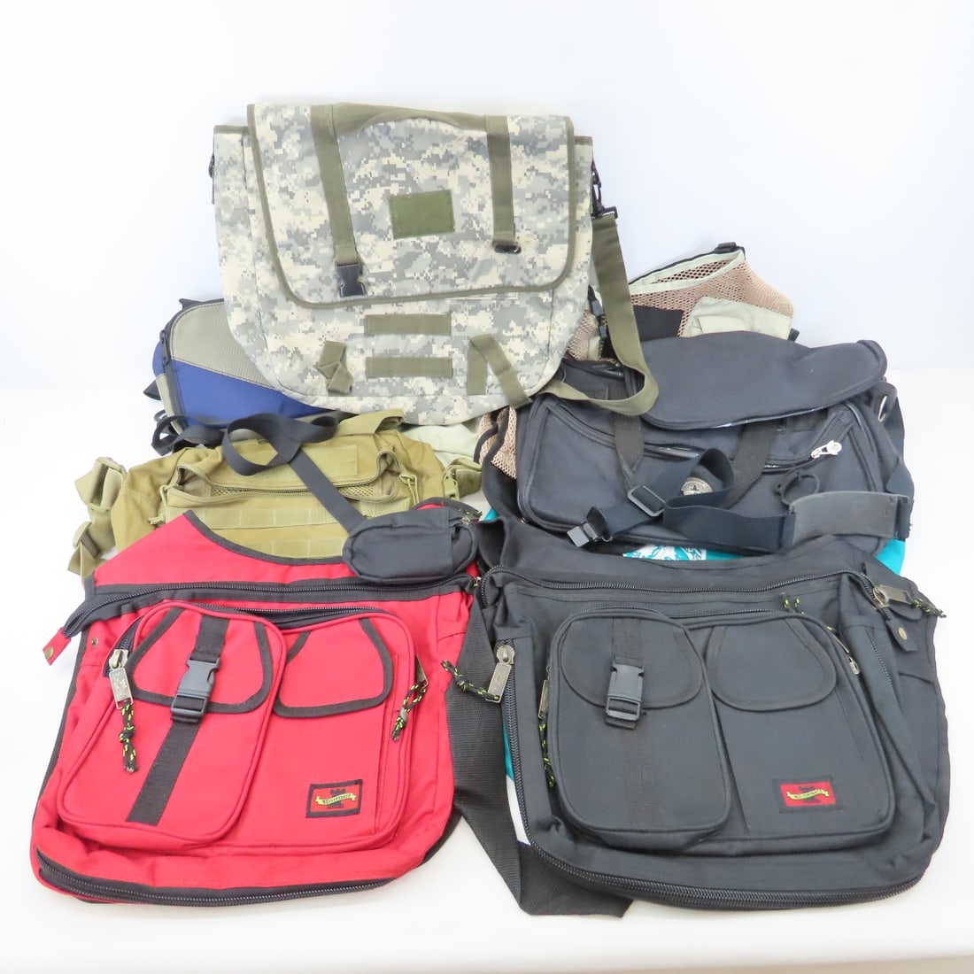 Hunting Vests, Ammo Bags and Other Bags: Hunting Vests, Ammo Bags and Other Bags - Photos are part of description. Please ask questions and read terms & conditions before bidding.