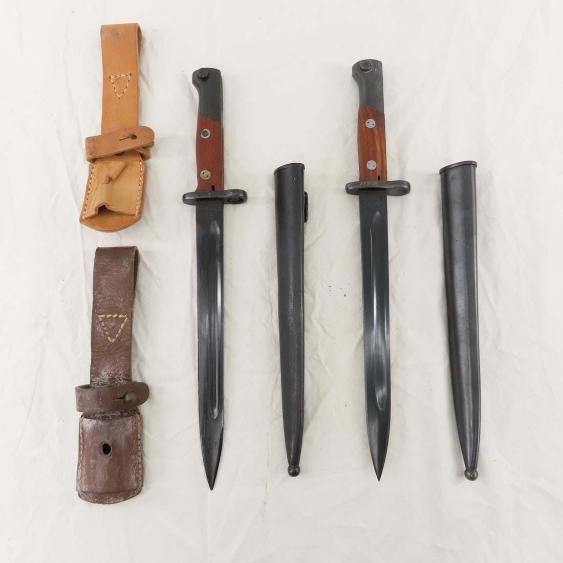 2 Russian Mauser Bayonets & 2 Frogs (1 of 17)