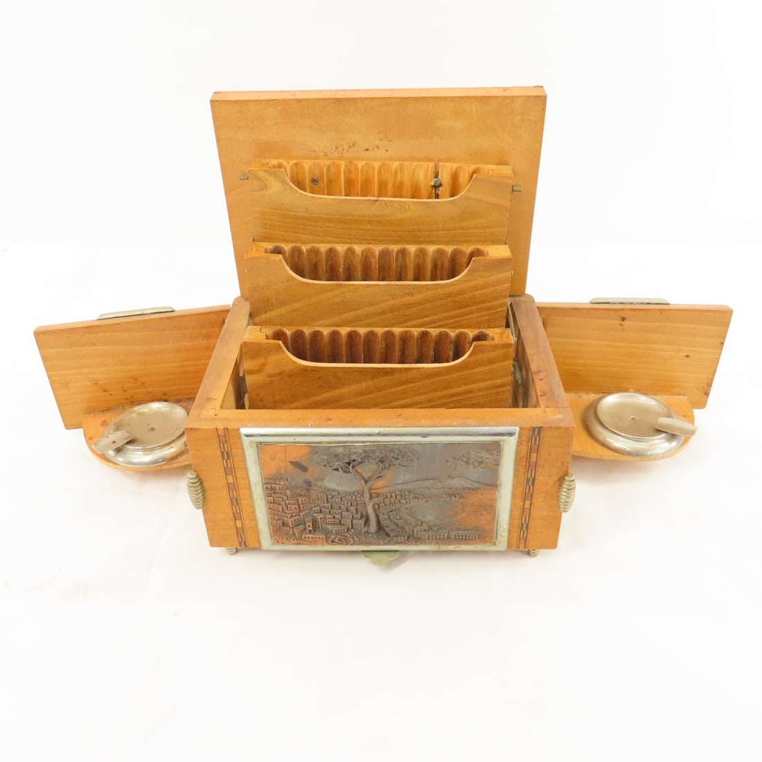 Vintage Wood Cigarette Dispenser music box (1 of 12)