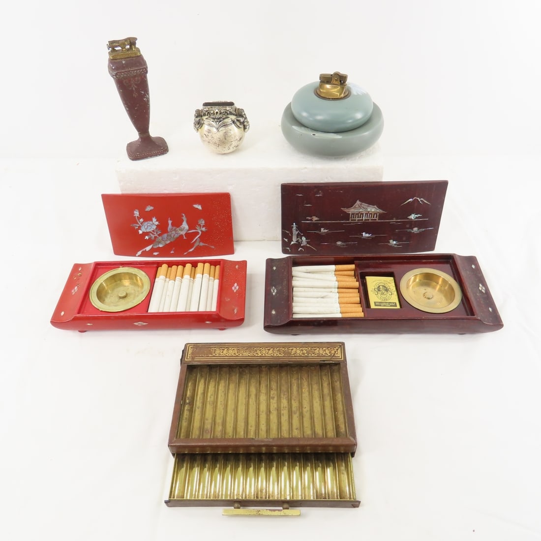 Vintage Cigarette dispensers, ashtrays, lighters (1 of 17)