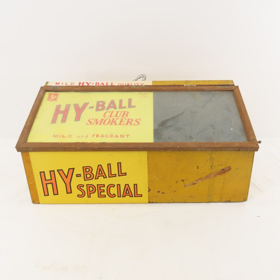 HY-Ball Club Smokers Cigar Counter display case (1 of 7)