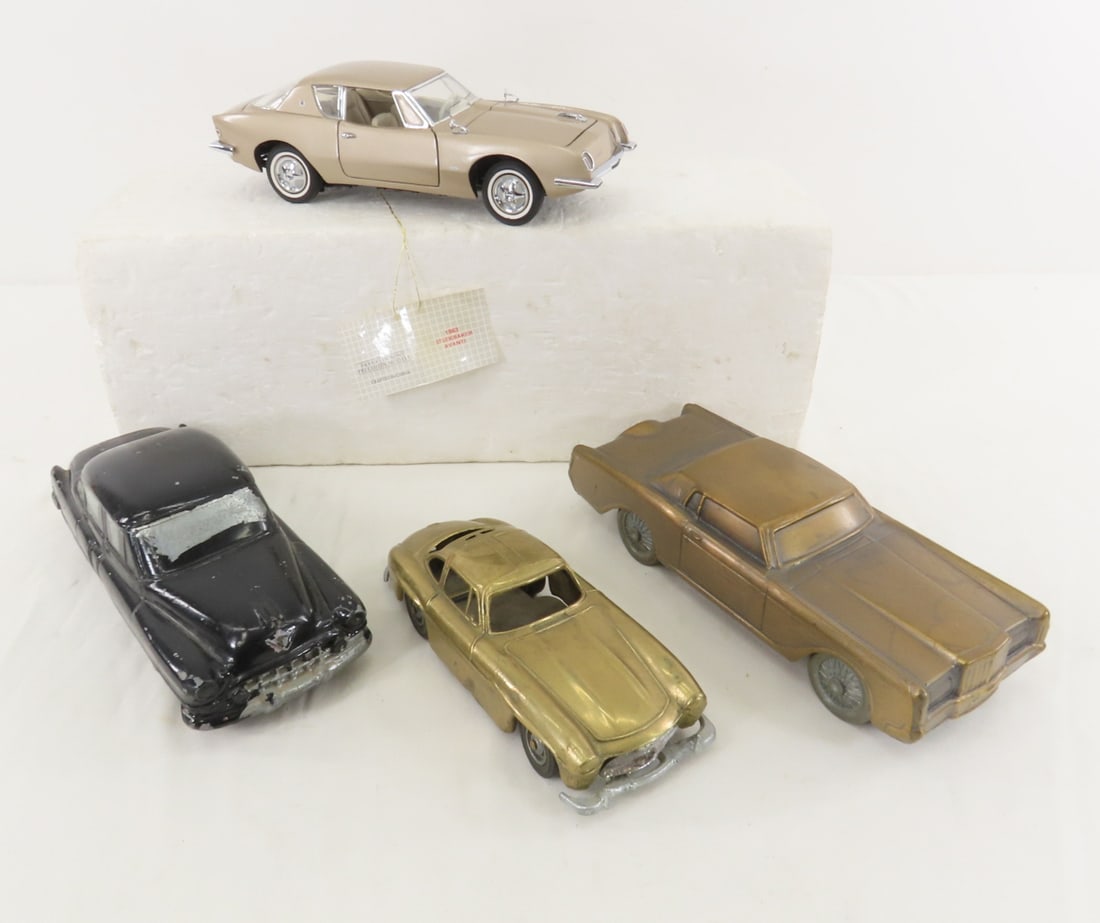 2 Vintage Car Banks, 1 Metal Model & 1 Diecast (1 of 20)