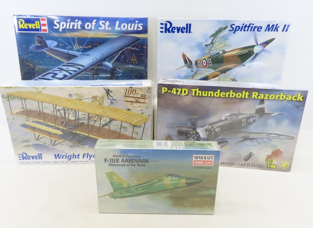 4 Revell & 1 Minicraft Air Craft Model Kits (1 of 19)