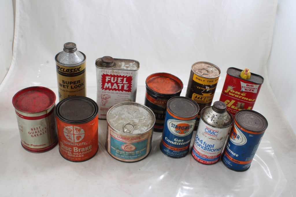 Advertising Oil Cans -Johnson Outboard Motors (1 of 14)