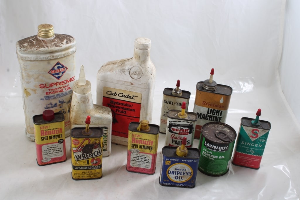 Advertising Oil Cans-Arctic Cat, Cub Cadet, Skelly (1 of 14)