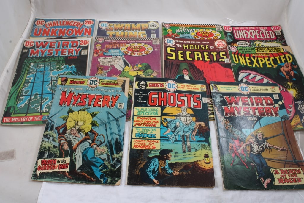 11 DC Comic Books 12 -25 Cents (1 of 12)