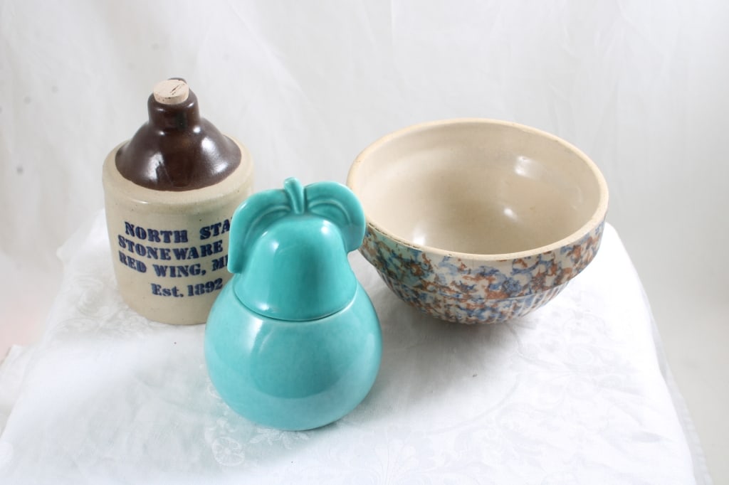 Red Wing Bowl, Pear & 1992 RWCS North Star Jug (1 of 19)