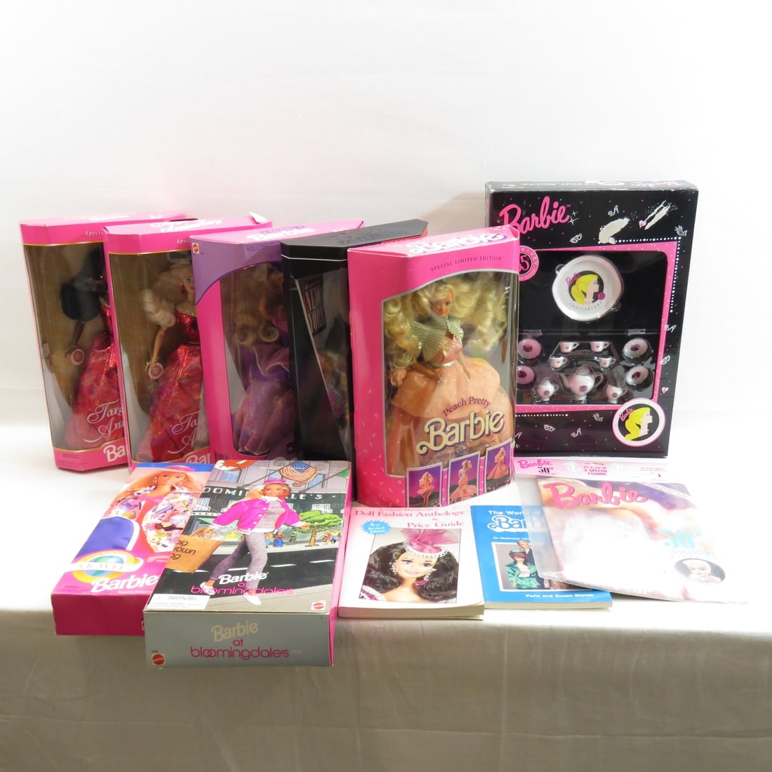 Barbie Dolls, Anniversary Tea Set, Barbie Books (1 of 20)