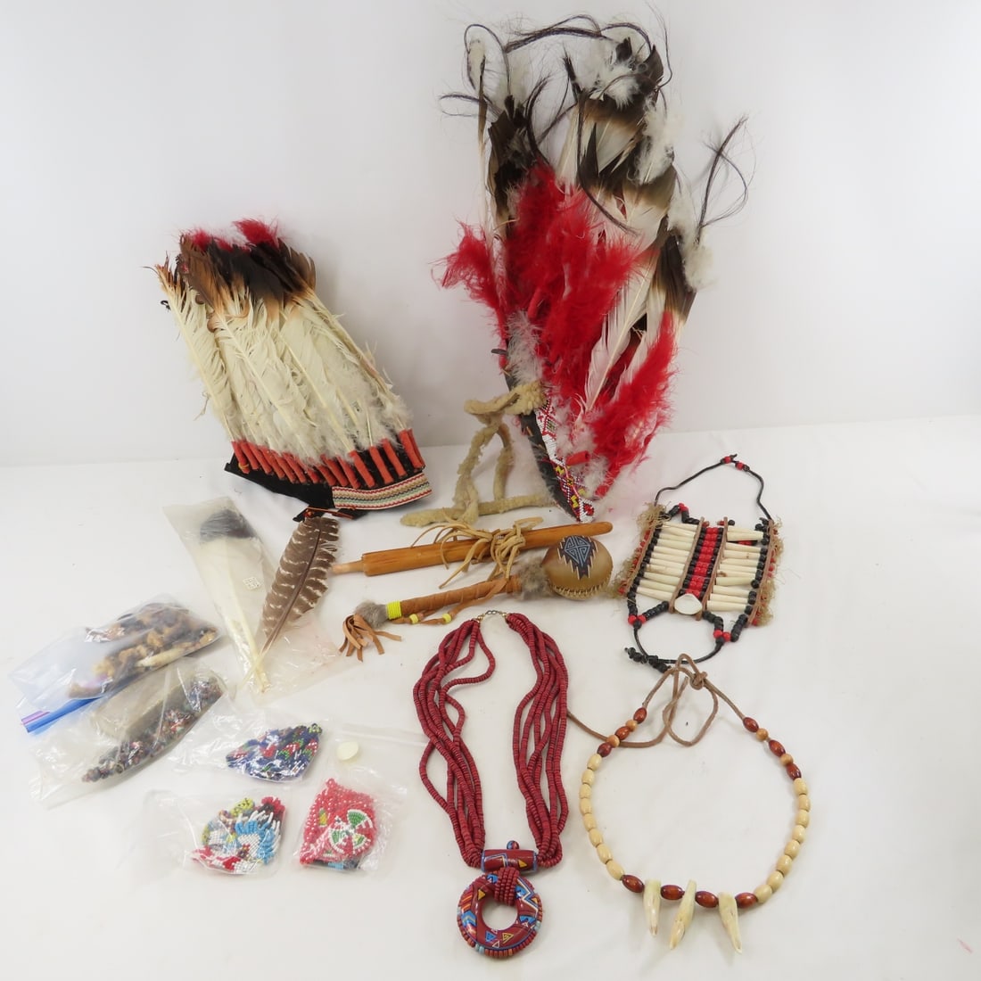 American Indian Headdresses, Necklace, Beads (1 of 19)