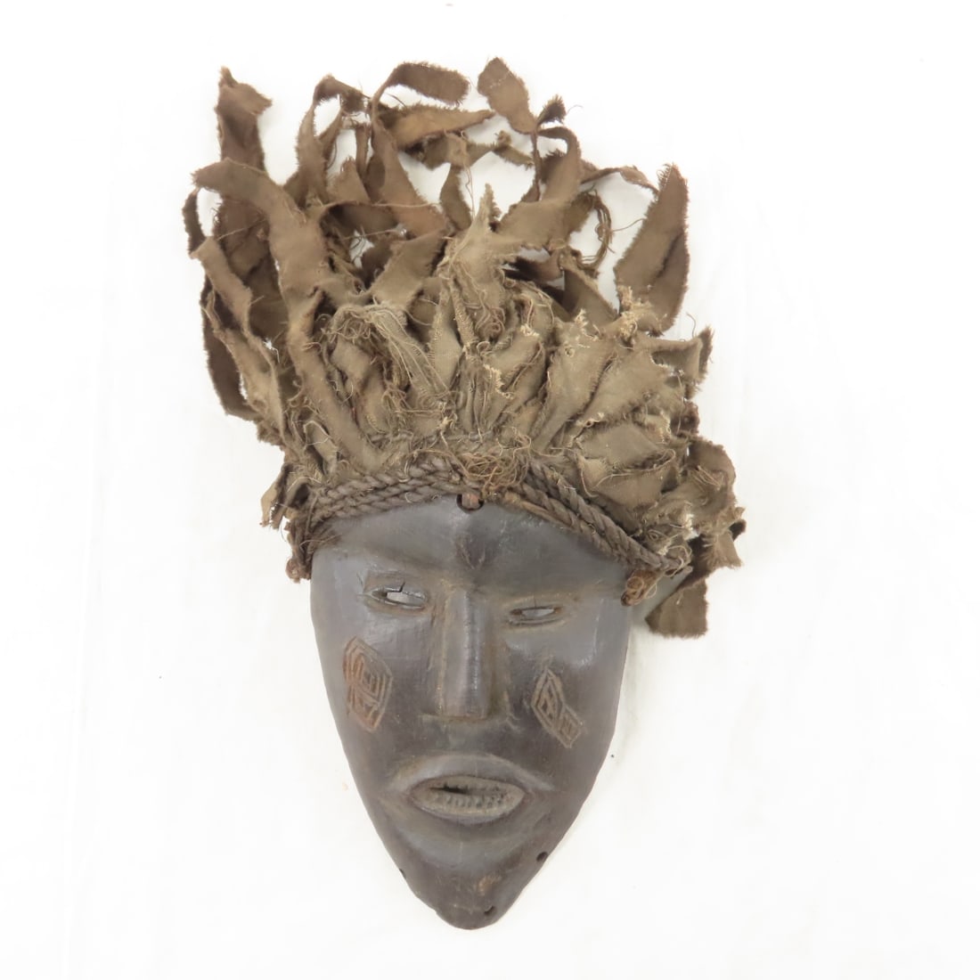Hand Carved Zambian Chokwe, Mwana Pwo Tribal Mask: Hand Carved Zambian Chokwe, Mwana Pwo Tribal Mask - 9", Lot size: 10 x 7 x 6", 1 lbs Photos are part of lot description. Please ask questions and read terms & conditions before bidding.