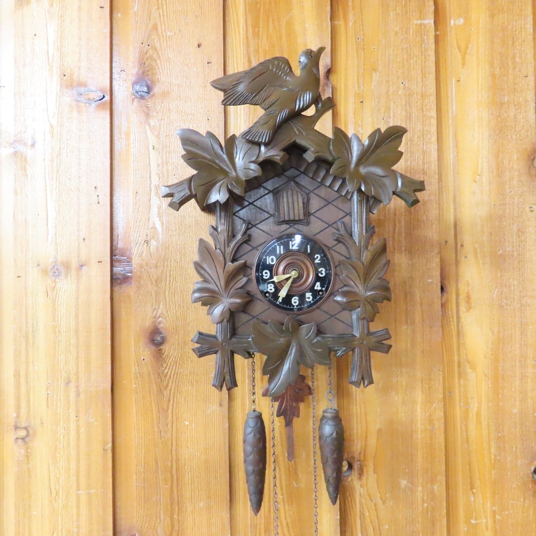 Vintage Black Forest Style American Cuckoo Clock (1 of 12)