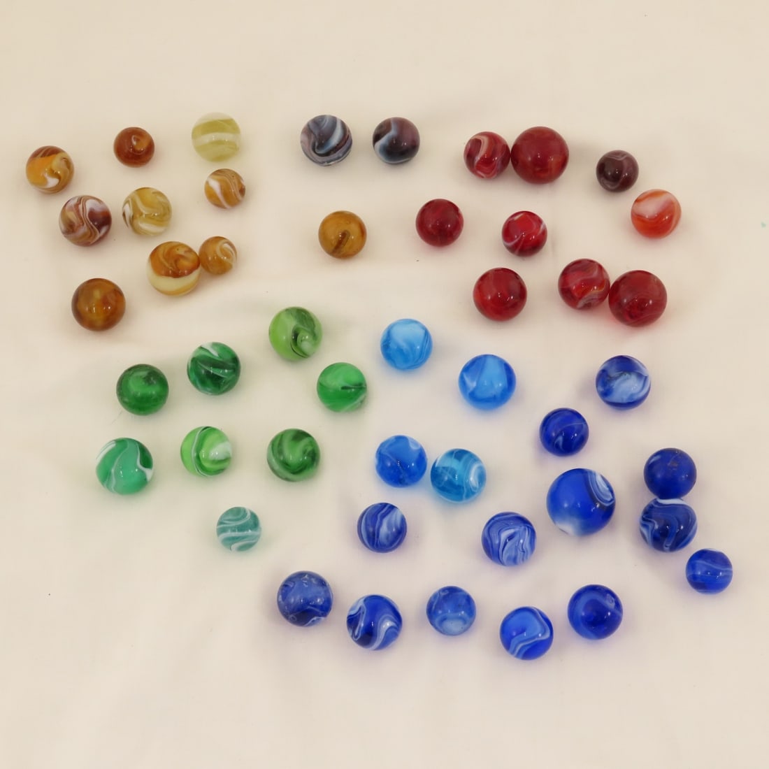 Vintage Slag Glass Marbles: Vintage Slag Glass Marbles - Lot Size 3x3x3" 1lbPhotos are part of description. Please ask questions and read terms & conditions before bidding.
