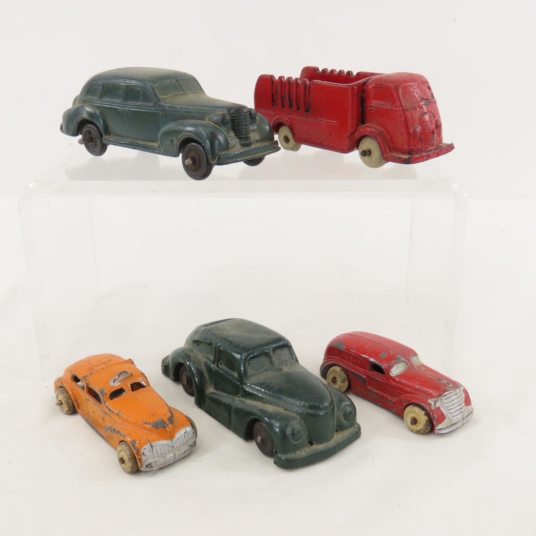 Auburn Rubber, Barclay & Other Toy Cars: Auburn Rubber, Barclay & Other Toy Cars - Largest car is 5". Lot size: 8 x 8 x 8", 1 lbPhotos are part of description. Please ask questions and read terms & conditions before bidding.
