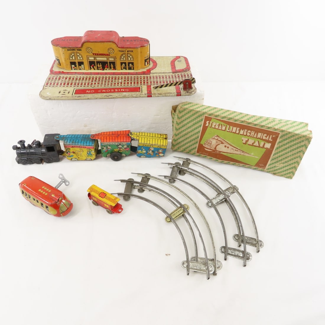 MARX Union Station, Windup Train, Japan Train (1 of 19)