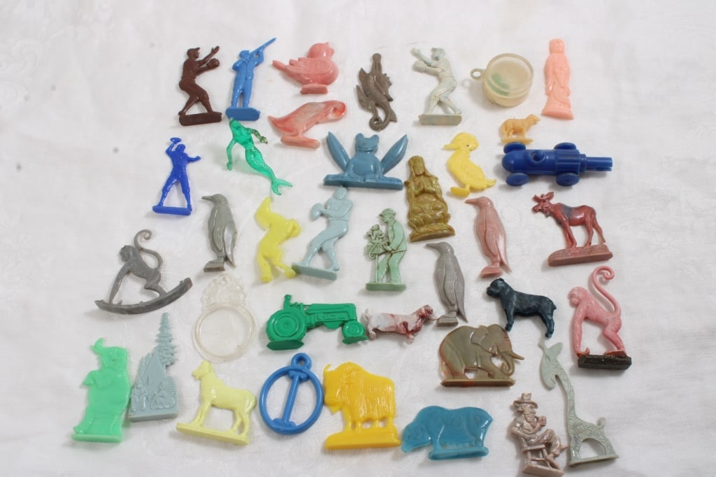 Lot of Cracker Jack, Gumball Machine & Other Toys (1 of 14)