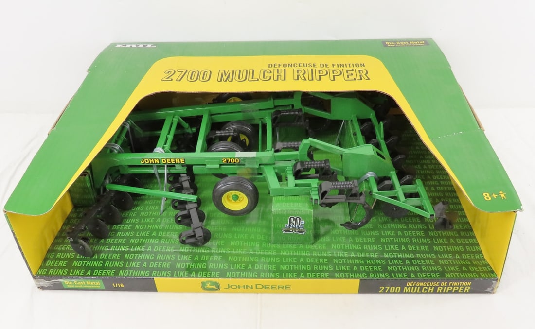 Ertl John Deere Die Cast 2700 Mulch Ripper (1 of 13)