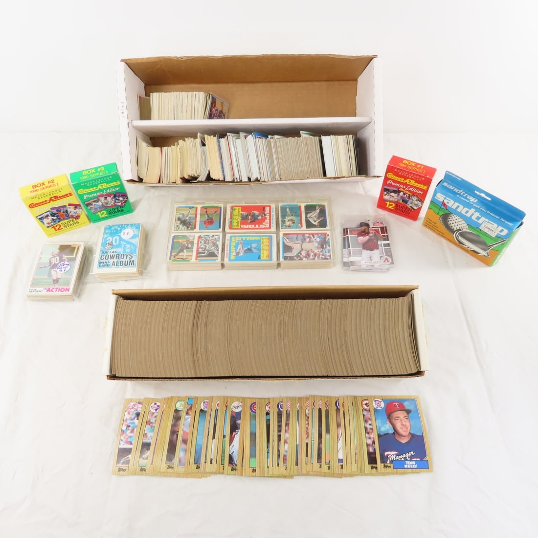 Collection of mixed sports cards, Vintage & modern: Collection of mixed sports cards, Vintage & modern - Lot Size 12x12x4" 6lbPhotos are part of description. Please ask questions and read terms & conditions before bidding.