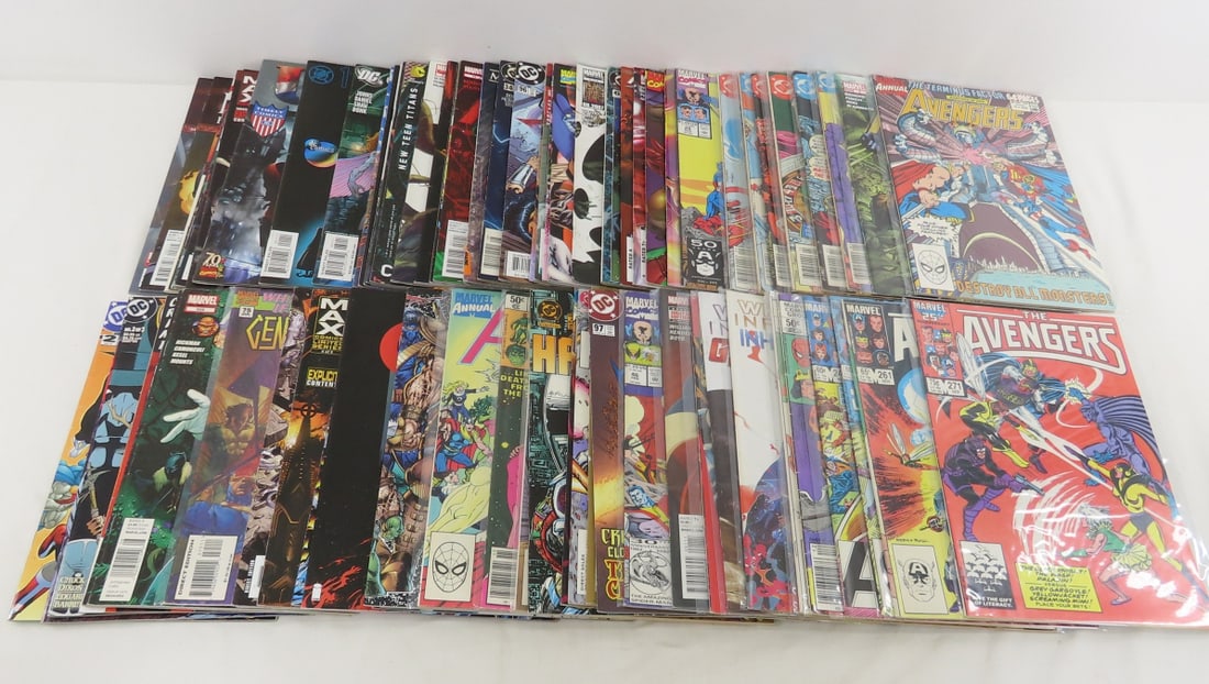 80 Marvel & DC Comics, Superman, Zombies & more (1 of 15)
