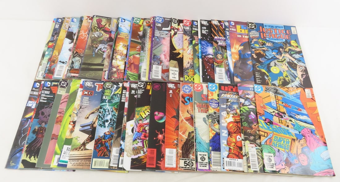 60 Marvel & DC Comics, JLA, Batman & more (1 of 12)