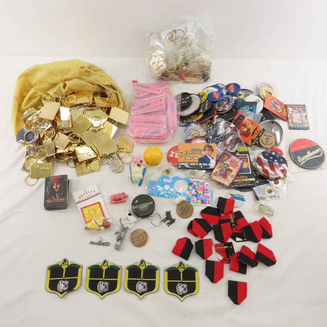 Pinback Buttons, Patches, Keyrings, Magnets & more: Pinback Buttons, Patches, Keyrings, Magnets & more - Lot size: 12 x 8 x 8", 17 lbsPhotos are part of description. Please ask questions and read terms & conditions before bidding.