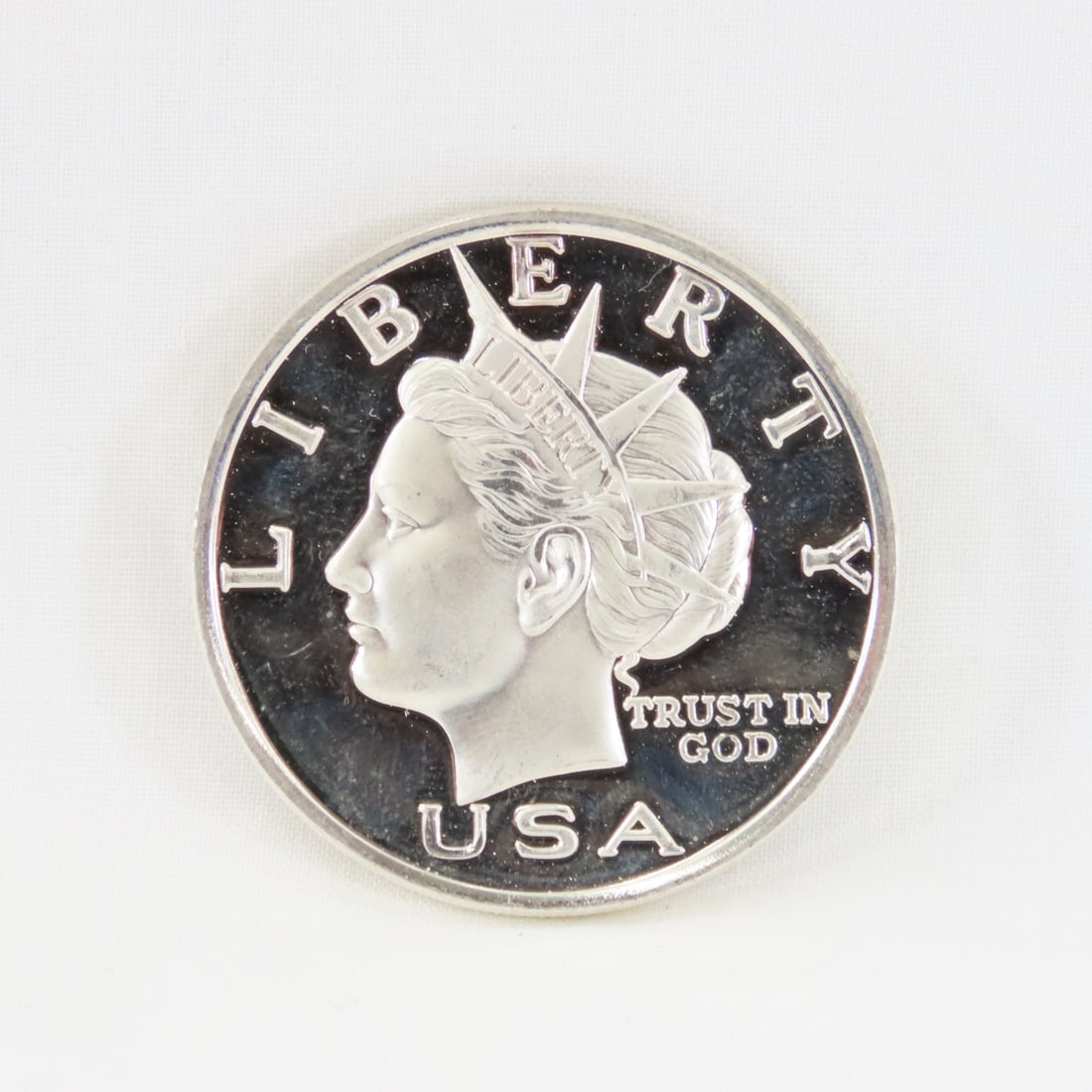 2003 Norfed $10 Liberty 1 oz .999 Silver Round (1 of 2)