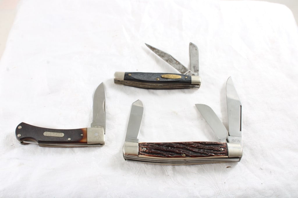 3 Pocket Knives (1 of 13)