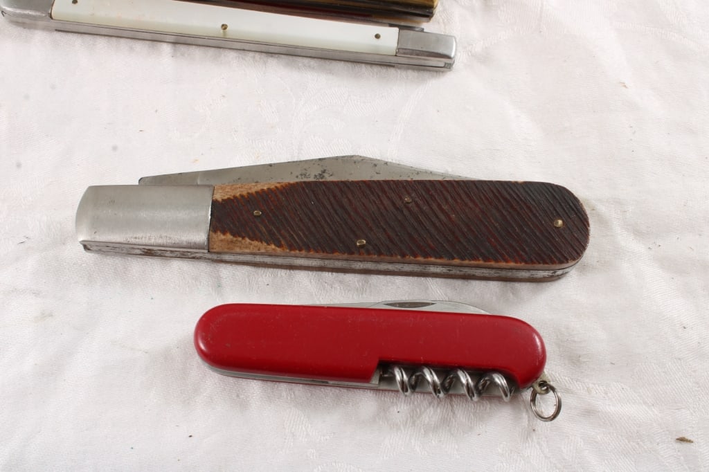 4 Folding Knives - 11