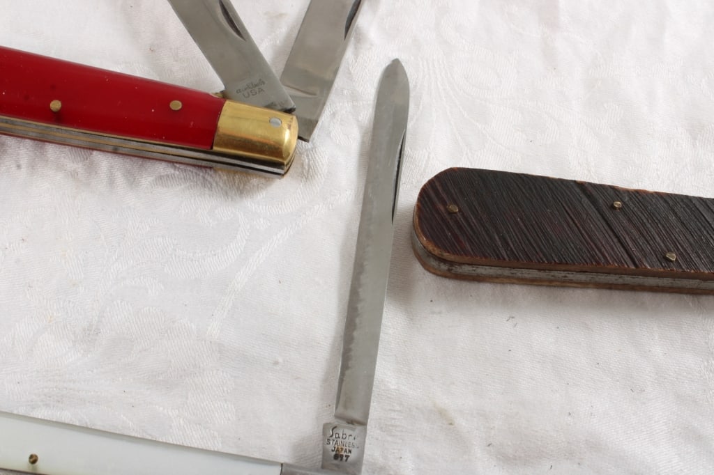 4 Folding Knives - 3