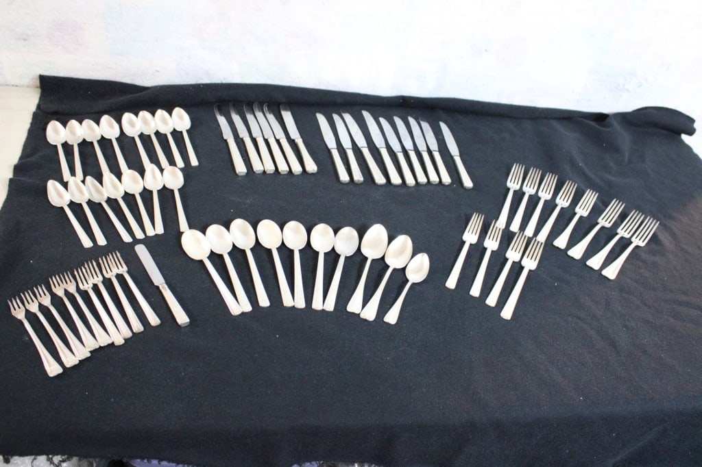 CZ & Burlington Route Dining Car Flatware: CZ & Burlington Route Dining Car Flatware - California Zephyr Century pattern & BR- Belmont & Modern patterns. Grouping of Knives, Forks and Spoons. Lot size 14"x12"x2" 8 lbs. Photos are part of